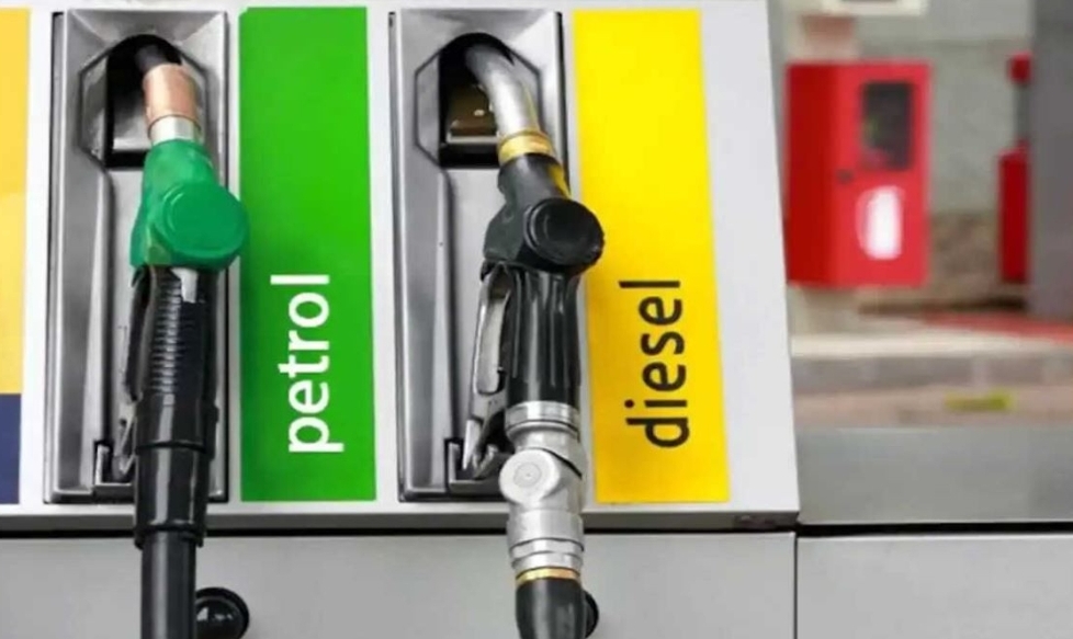 आजदेखि बढ्यो पेट्रोल, डिजल र मट्टितेलको मूल्य, अब प्रतिलिटर कति ?